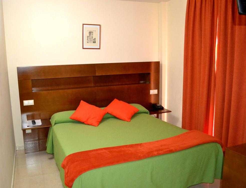 Hostal San Marcos+Bilhete Parque de Atracciones 1 dia