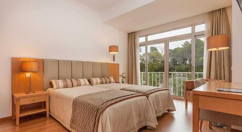 Hotel Fátima+Bilhete Grutas da Moeda