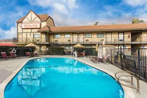 Key Inn & Suites