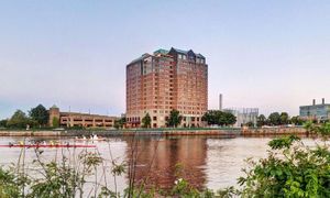 DoubleTree Suites by Hilton Hotel Boston-Cambridge