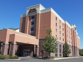 Hampton Inn & Suites Detroit / Airport - Romulus