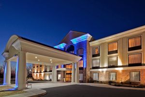 Holiday Inn Express Suites Clifton Park by IHG