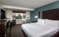 Holiday Inn Express and Suites Carlsbad Beach