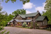 Bent Creek Lodge Bed & Breakfast