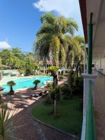 Dottie's Place Hotel & Restaurant