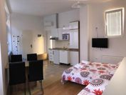 Apartments & Rooms Nardin