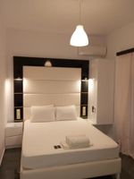 Spiros Rooms