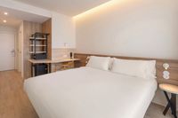 B&B HOTEL Madrid Vallecas La Gavia+Entrada Parque Warner 1 día